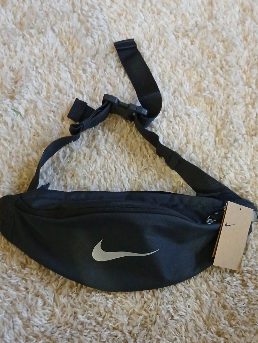 NWT NIKE BELT BAG/CROSSBODY - Picture 3 of 7
